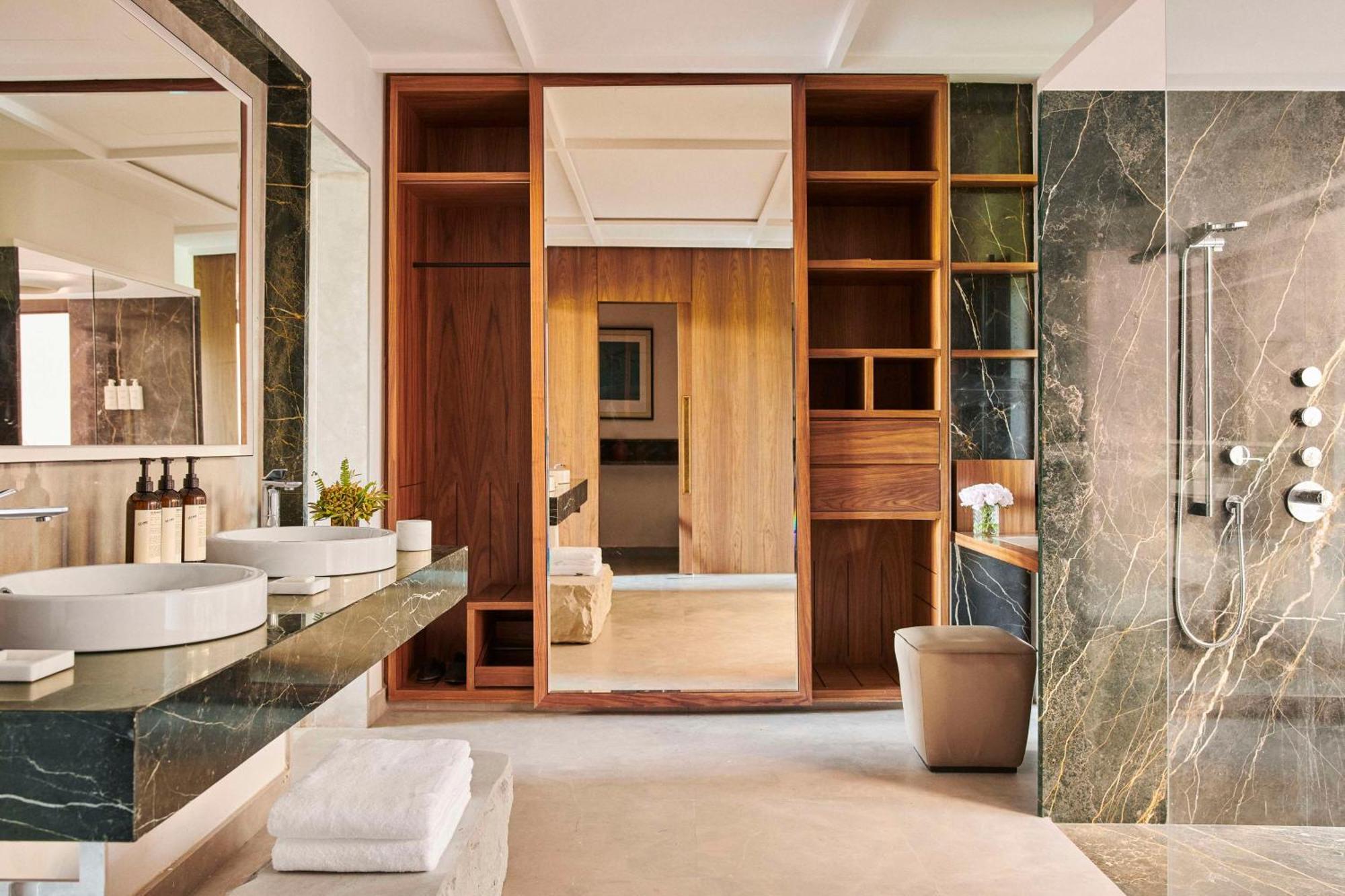 Park King Suite with Resort View